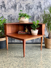 Load image into Gallery viewer, Two-tiered corner table
