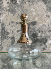 Load image into Gallery viewer, Clear Glass decanters