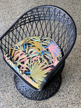 Load image into Gallery viewer, Vintage Kitchen/Patio Set