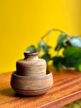 Load image into Gallery viewer, Marked Vintage Pottery Set