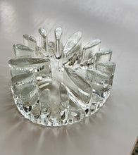 Load image into Gallery viewer, Vintage Art Glass Trivet