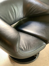Load image into Gallery viewer, Ribbon Chair