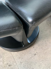 Load image into Gallery viewer, Ribbon Chair