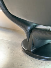 Load image into Gallery viewer, Ribbon Chair