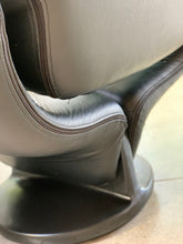 Load image into Gallery viewer, Ribbon Chair