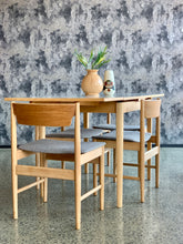 Load image into Gallery viewer, 1950's Extendable Table