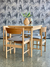 Load image into Gallery viewer, 1950's Extendable Table