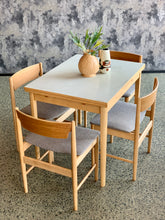 Load image into Gallery viewer, Dalescraft Dining Chairs