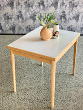 Load image into Gallery viewer, 1950's Extendable Table