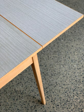 Load image into Gallery viewer, 1950's Extendable Table