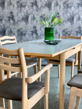 Load image into Gallery viewer, 1950's Extendable Table