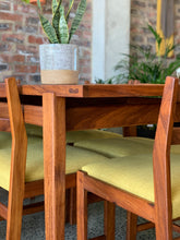 Load image into Gallery viewer, Novocraft Dining Set