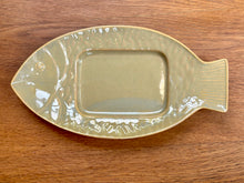 Load image into Gallery viewer, Ceramic Fish Butter Dish / Serving Plate