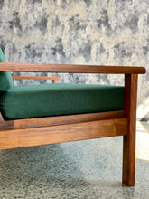 Load image into Gallery viewer, Retro Four Seater Couch