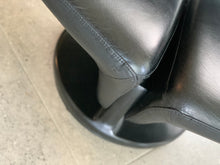 Load image into Gallery viewer, Ribbon Chair