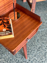 Load image into Gallery viewer, Retro 3/4 Size Headboard