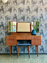 Load image into Gallery viewer, greaves and thomas dresser