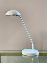 Load image into Gallery viewer, Tampolene Table Lamp