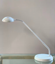 Load image into Gallery viewer, Tampolene Table Lamp
