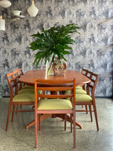 Load image into Gallery viewer, Elegant Vintage Dining Set