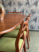 Load image into Gallery viewer, Elegant Vintage Dining Set