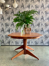 Load image into Gallery viewer, Elegant Vintage Dining Set