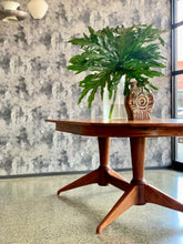 Load image into Gallery viewer, Elegant Vintage Dining Set