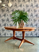 Load image into Gallery viewer, Elegant Vintage Dining Set