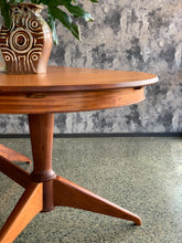 Load image into Gallery viewer, Elegant Vintage Dining Set