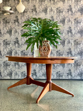 Load image into Gallery viewer, Elegant Vintage Dining Set