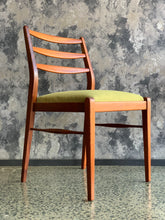 Load image into Gallery viewer, Elegant Vintage Dining Set