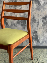 Load image into Gallery viewer, Elegant Vintage Dining Set