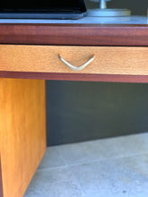Load image into Gallery viewer, Retro Desk