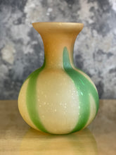 Load image into Gallery viewer, Art Glass Vase