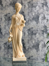 Load image into Gallery viewer, Vintage Resin Figurine
