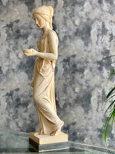 Load image into Gallery viewer, Vintage Resin Figurine