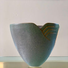 Load image into Gallery viewer, Studio Pottery Vase