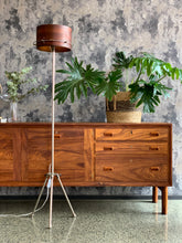Load image into Gallery viewer, Vintage Floor Lamp