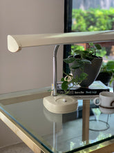 Load image into Gallery viewer, Retro Desk Lamp
