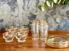 Load image into Gallery viewer, Vintage Glass Set