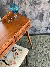 Load image into Gallery viewer, Mid-Century Novocraft Dresser