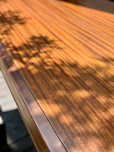 Load image into Gallery viewer, Vintage Dining table