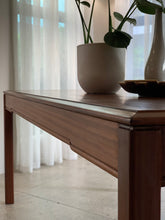 Load image into Gallery viewer, Vintage Dining table