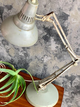 Load image into Gallery viewer, Anglepoise style retro lamp