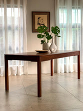 Load image into Gallery viewer, Vintage Dining table