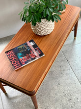 Load image into Gallery viewer, Vintage Coffee Table