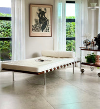 Load image into Gallery viewer, Barcelona Style Daybed