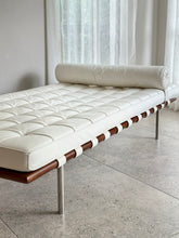 Load image into Gallery viewer, Barcelona Style Daybed