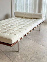 Load image into Gallery viewer, Barcelona Style Daybed