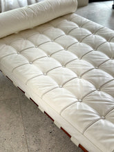 Load image into Gallery viewer, Barcelona Style Daybed